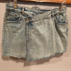 TOPSHOP jean skirt NEVER WORN!!!